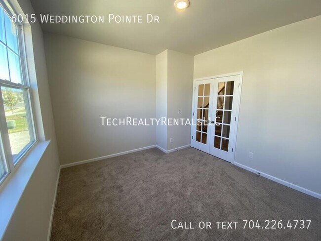 Foto del edificio - 6015 Weddington Pointe Dr