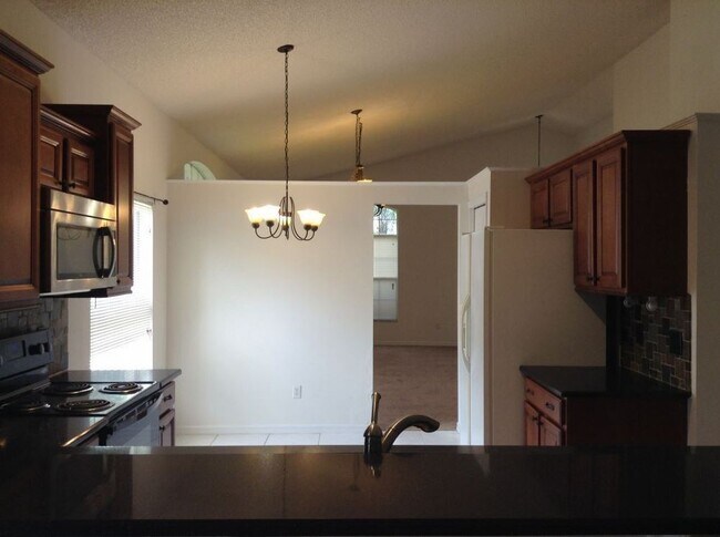 Building Photo - 321 Lexingdale Dr