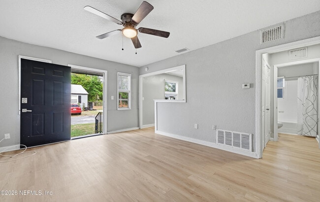 Foto del edificio - 5931 Wilmar Rd W