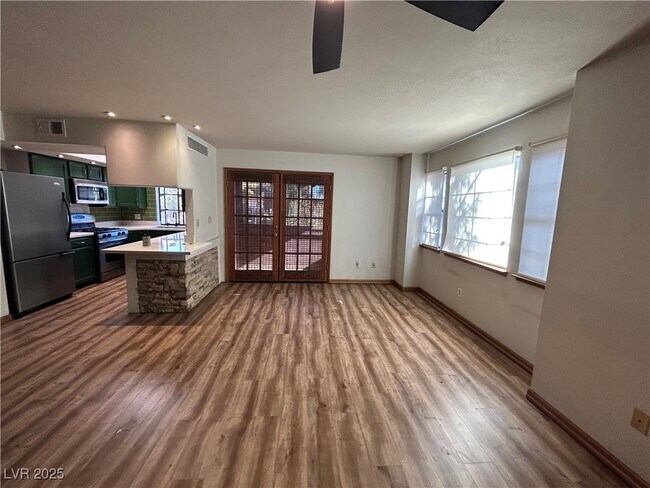 Foto del edificio - 5915 Laredo St