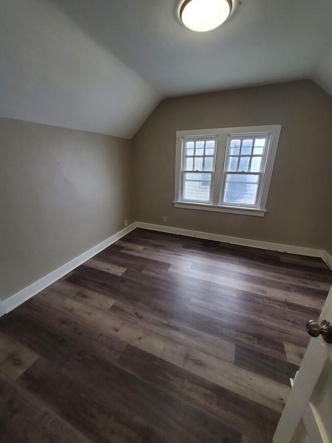 Building Photo - 2524 N Hubbard St