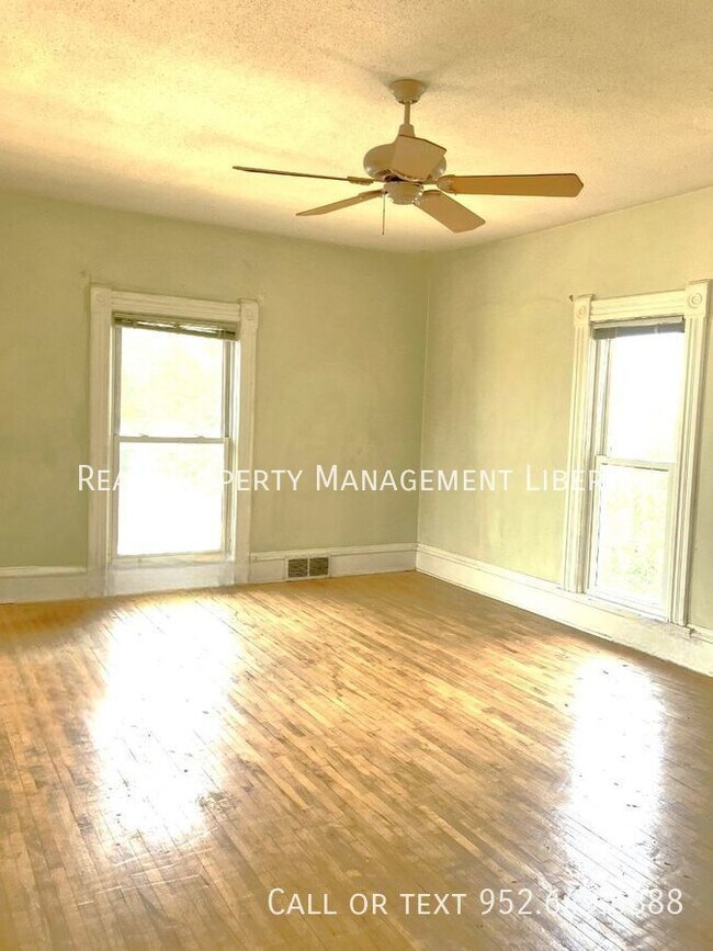 Foto del edificio - 2309 Buchanan St NE