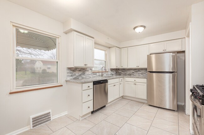 Foto del edificio - 17202 Holly Hill Dr