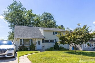 Building Photo - 1055 Woodruff St