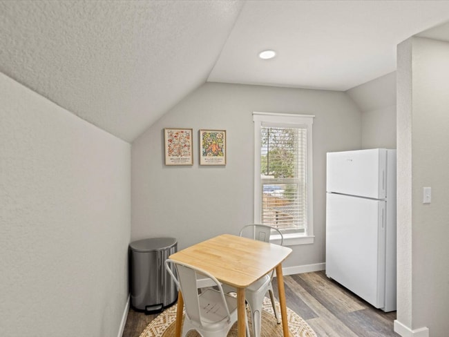 Photo - 604 Bonfoy Ave Apartment
