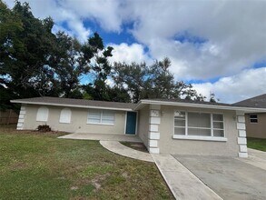 Building Photo - 320 Cardinal Rd