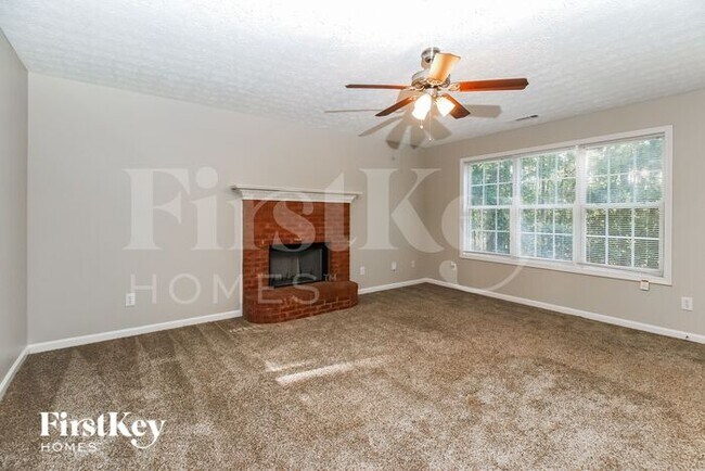 Building Photo - 230 Trelawney Dr