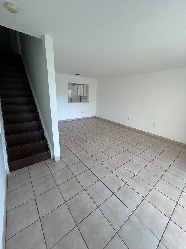 Foto del edificio - 212 Palm Cir E