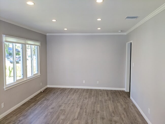 Building Photo - 5636 Cedros Ave