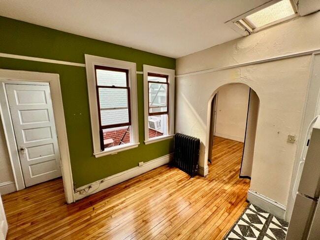 Building Photo - 419 State St