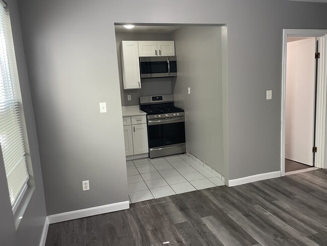 Building Photo - 8 Cheever Ct