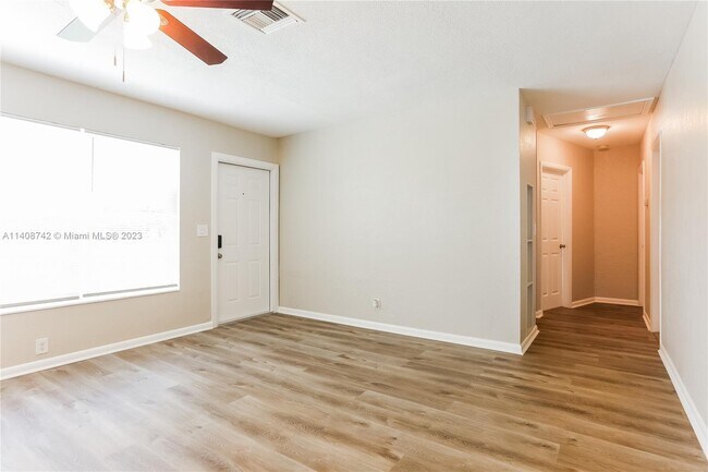 Foto del edificio - 4311 NE 6th Terrace