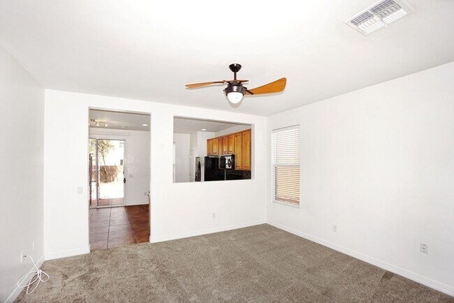 Building Photo - Wonderful 2 story, 3 bed, 3 bath home