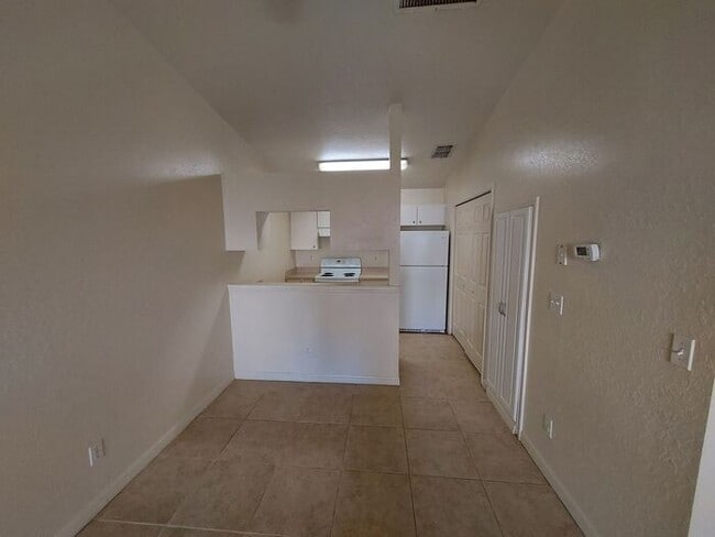 Building Photo - 531 NE 28 Ave Unit 200