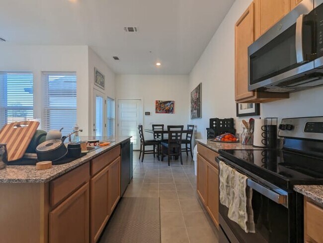 Building Photo - 4215 Margarita St