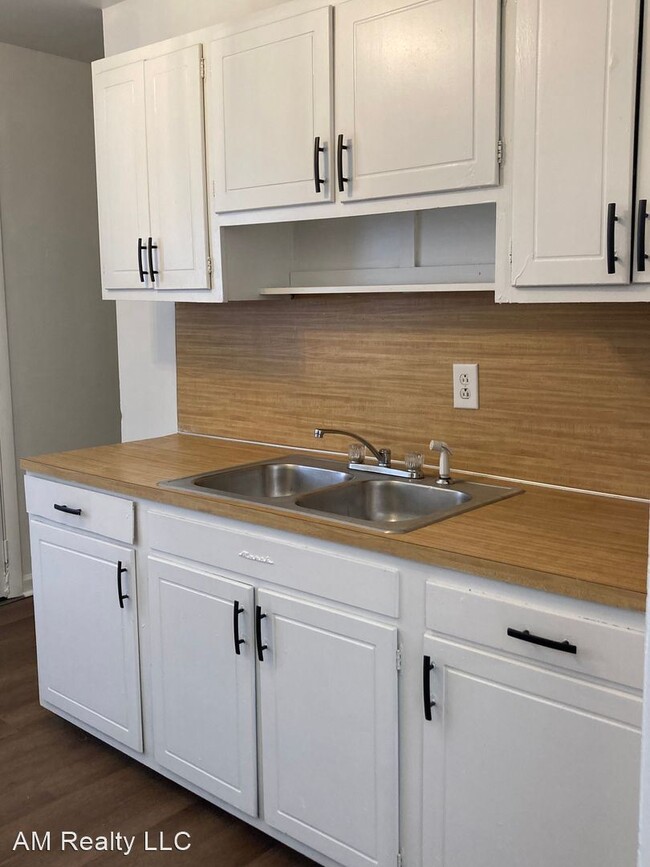 Building Photo - 2 br, 1 bath House - 319 E Phifer St