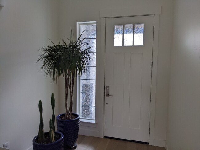 Building Photo - 3360 S Amara Pl