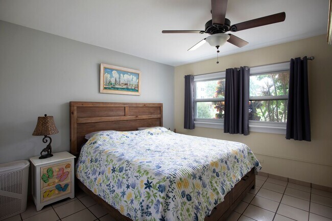 Foto del edificio - 3 Bedroom 2 Bathroom unfurnished  "C" Buil...