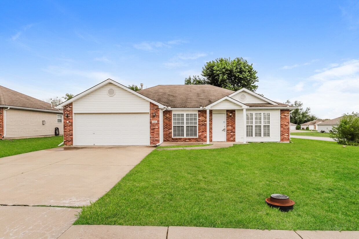 Foto principal - 735 Carlisle Dr