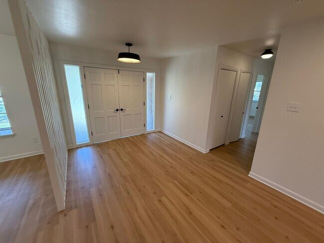 Building Photo - 209 W Mimosa Cir