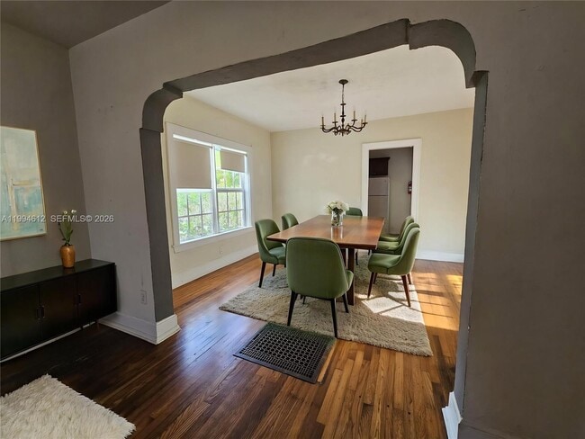 Foto del edificio - 2385 SW 23rd Terrace