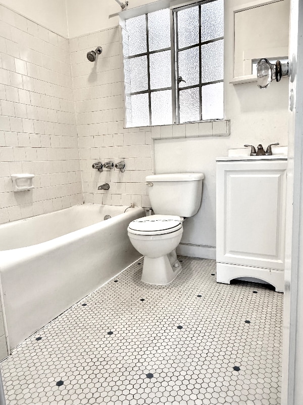 Photo - 2818 Telegraph Ave Apartment