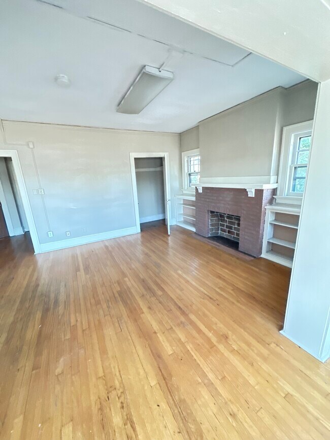 Foto del edificio - 1630 1st Ave NE