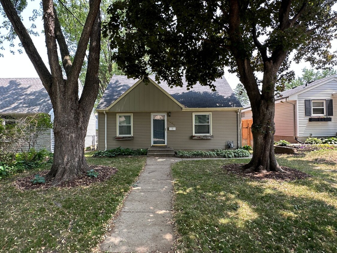 Primary Photo - South Minneapolis Single Family Home, Gara...