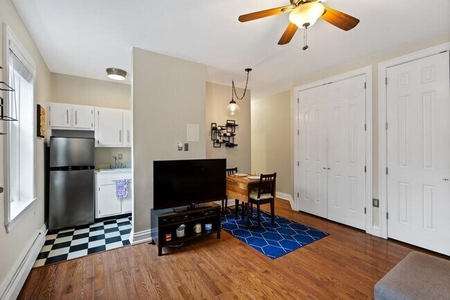 Foto del edificio - 831 Clinton St