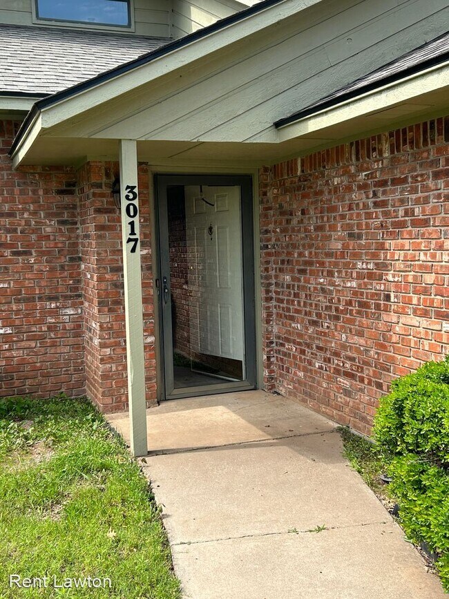 Building Photo - 4 br, 2 bath House - 3017 NE Lancaster Lane