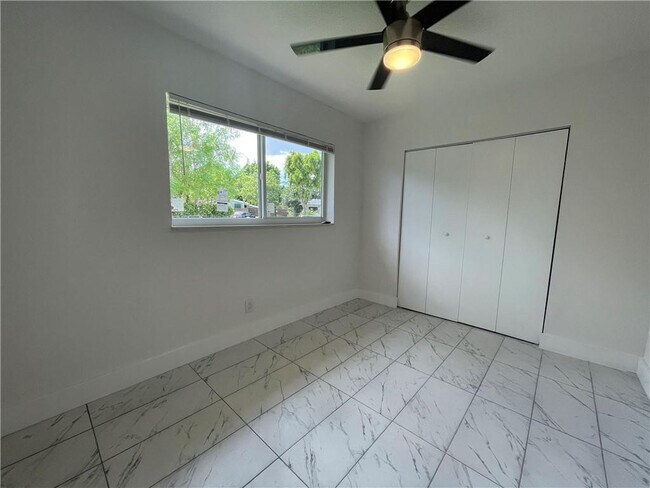 Foto del edificio - 1131 NW 15th Ct