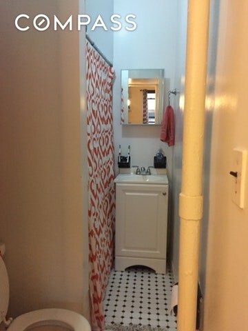 Building Photo - 319 W 92nd St