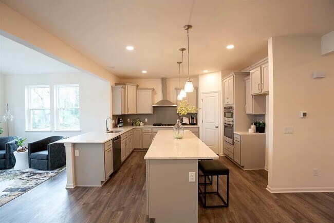 Foto del edificio - 2319 Lonnie Ln