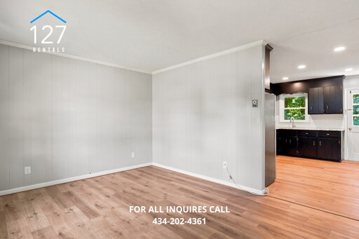 Building Photo - Charming 2 Bed/1 Bath Property in Quiet Neighborhood
