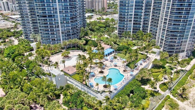 Foto del edificio - 3200 N Ocean Blvd