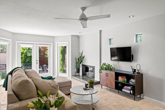 Building Photo - 373 E Coronado Rd