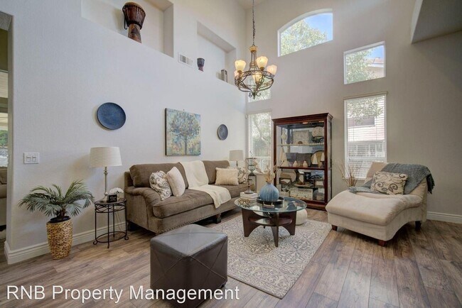 Foto del edificio - 4 br, 3.5 bath House - 4432 Pebble Beach Road