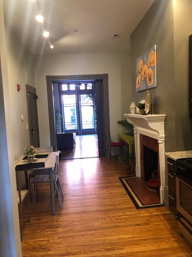 Foto del edificio - 1010 N Calvert St