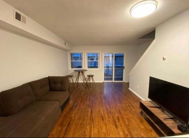 Foto del edificio - 30 Winchester Ave