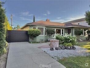 Building Photo - 136 W Pamela Rd