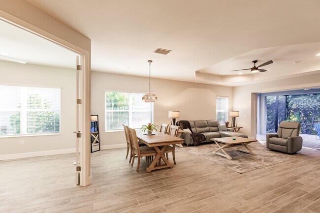 Foto del edificio - 11651 Solano Dr