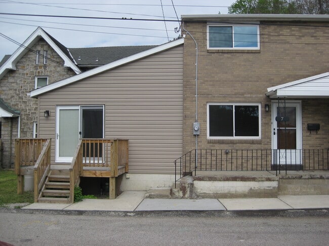 Building Photo - 7 Johnson St