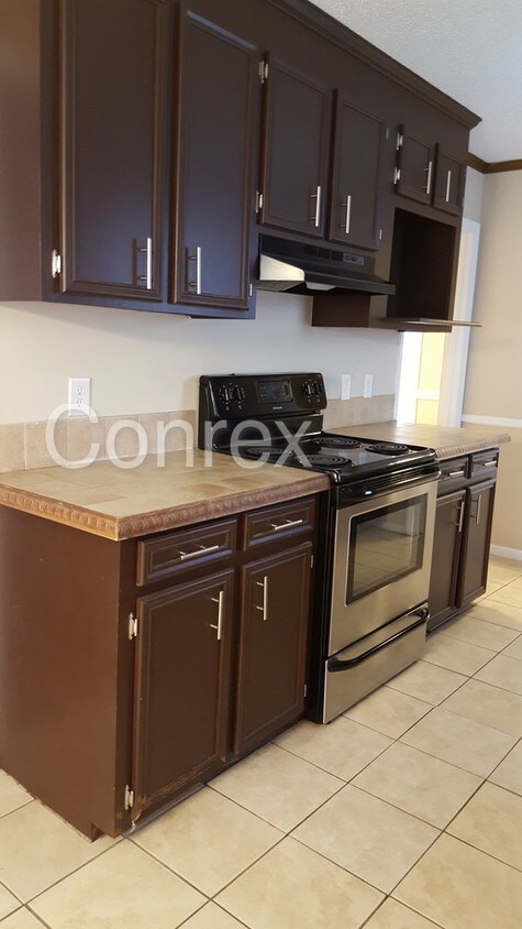 Building Photo - 105 Stafford Ct