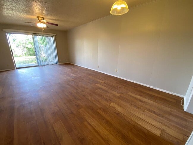 Building Photo - 11200 Renel Dr