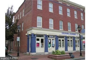 Building Photo - 1634 Shakespeare St