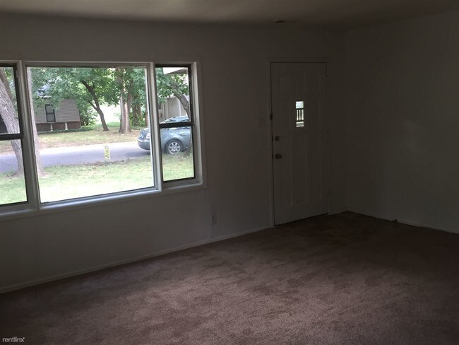 Building Photo - 2 br, 1 bath House - 2545 SW Hillcrest Rd