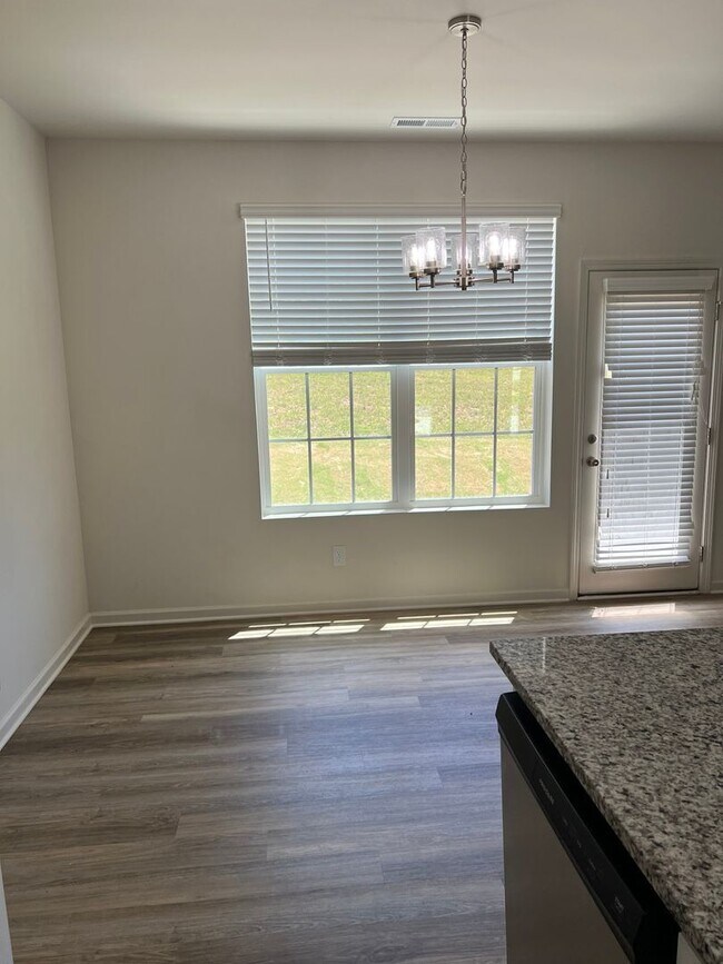 Building Photo - Charming 1.5 year new 3BR plus huge loft  ...