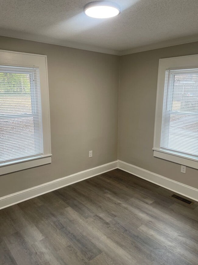 Building Photo - 3740 S Main St