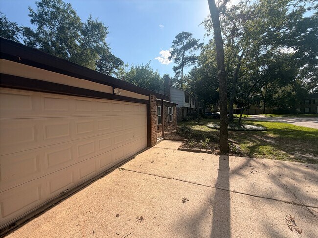 Foto del edificio - 3214 Big Spruce Dr
