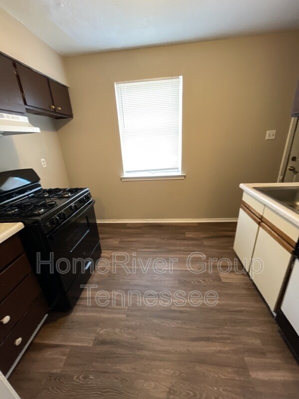 Foto del edificio - 3210 Forest Brook Dr